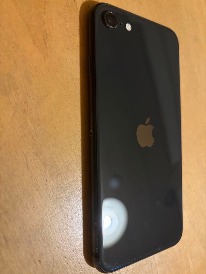 iPhone SE (第2世代) ブラック 本体