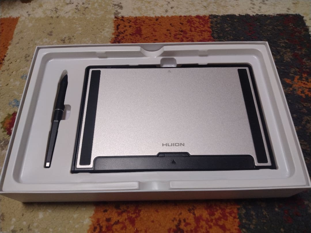 【ほぼ新品】HUION　KAMVAS13 + K20