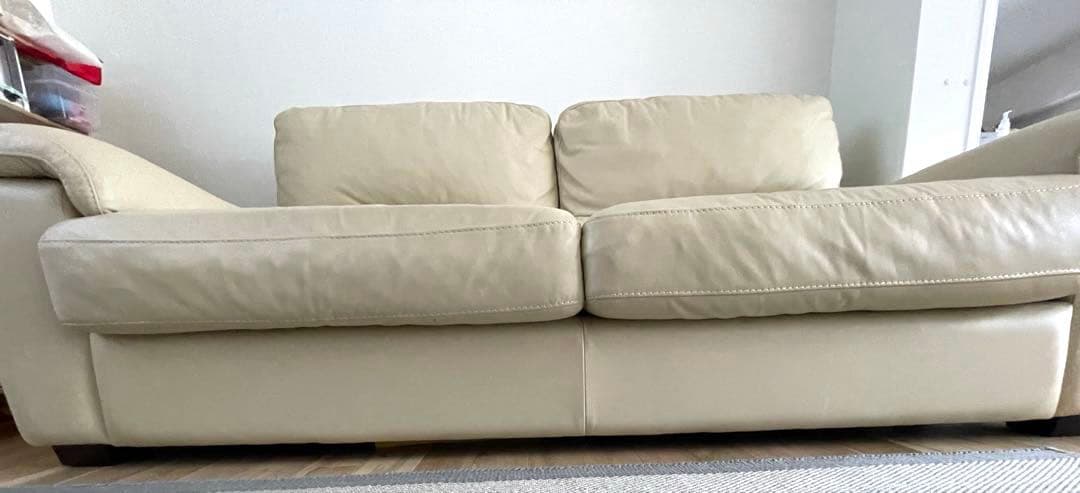 【送料無料】ACTUSアクタス　クリーム色レザー3人掛けソファ