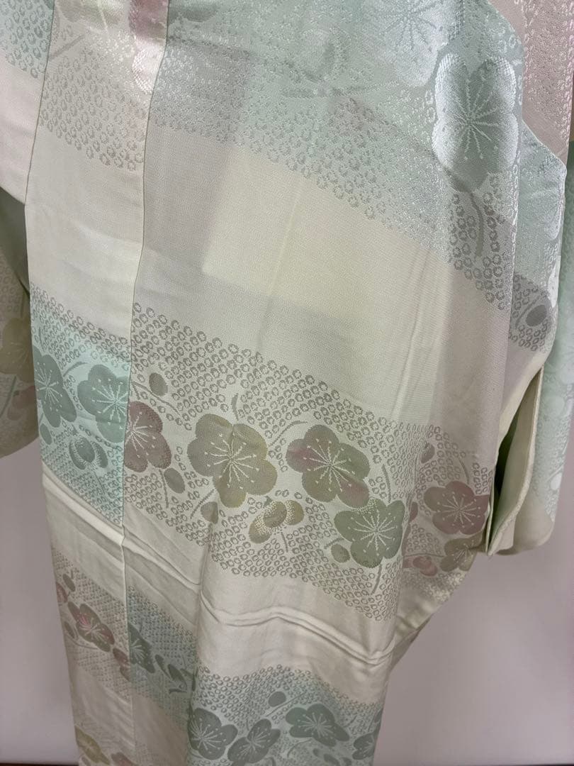 上質な長襦袢　梅の花模様　着物　ふくよかサイズ　落款あり