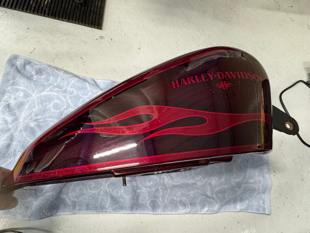 ハーレー　XL1200X フォーティーエイト　タンク