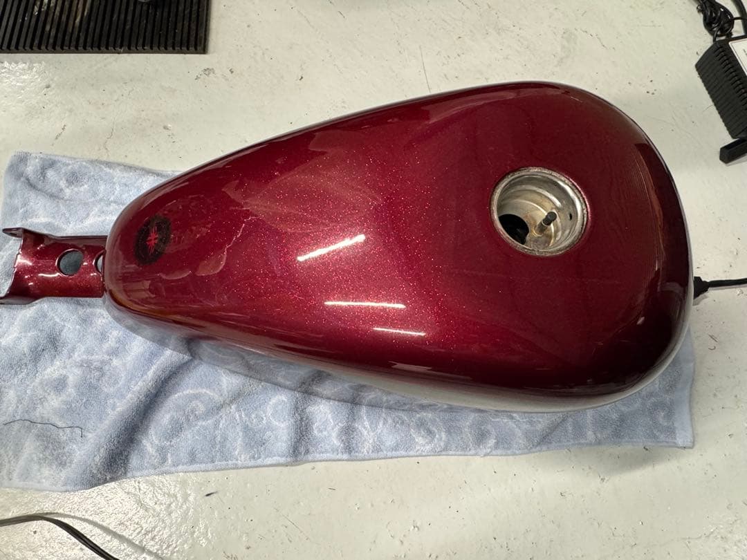 ハーレー　XL1200X フォーティーエイト　タンク