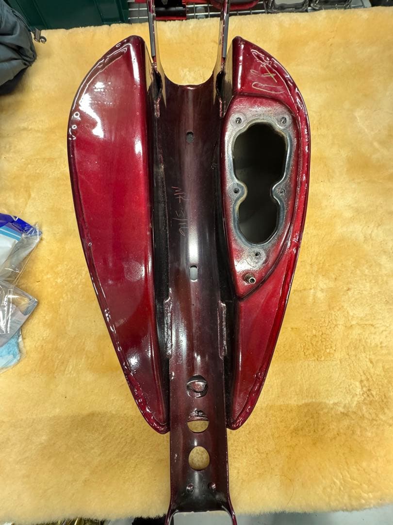 ハーレー　XL1200X フォーティーエイト　タンク