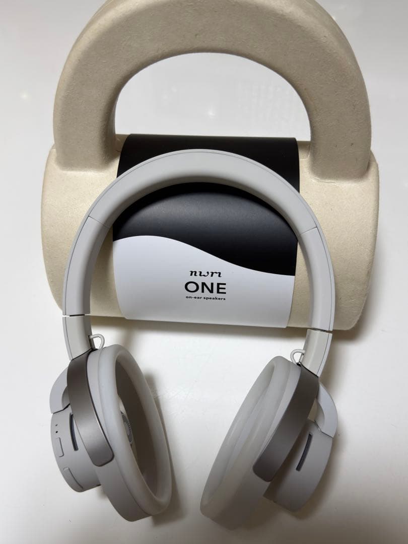 【美品】NTTソノリティ MBH001 WA ライトグレイ nwm ONE