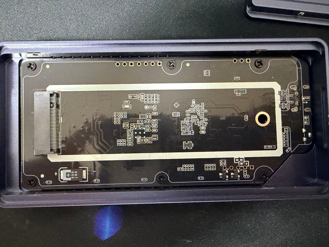 ACASIS M.2 NVMe SSD エンクロージャーTBU405Pro M1