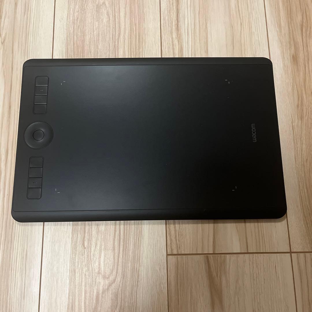 Wacom Intos Pro PTH-660 Mediumサイズ