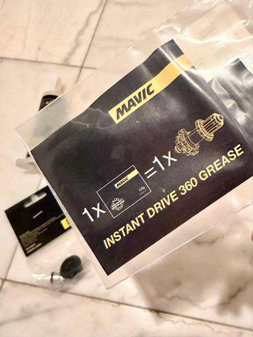 MAVIC キシリウム pro UST DISK チューブレスレディ 前後セット