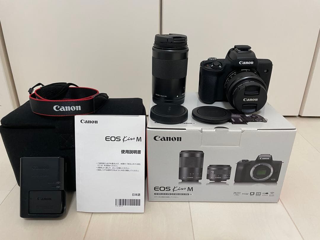 【美品】Canon EOS Kiss M ミラーレスカメラ 付属品多数