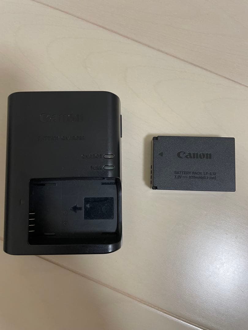 【美品】Canon EOS Kiss M ミラーレスカメラ 付属品多数