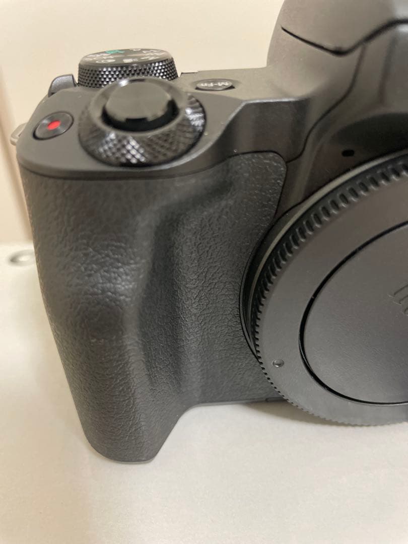 【美品】Canon EOS Kiss M ミラーレスカメラ 付属品多数