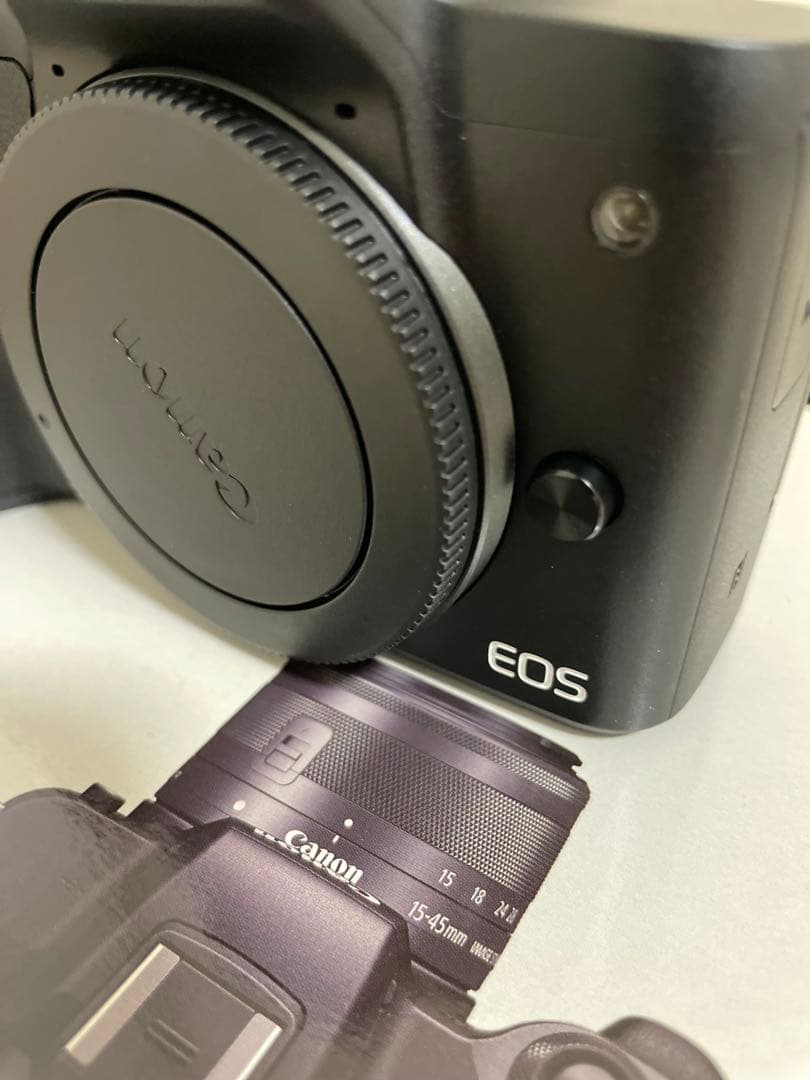 【美品】Canon EOS Kiss M ミラーレスカメラ 付属品多数