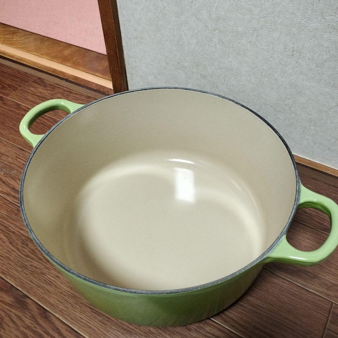 【希少カラー】LE CREUSET 鍋 グリーン　24サイズ