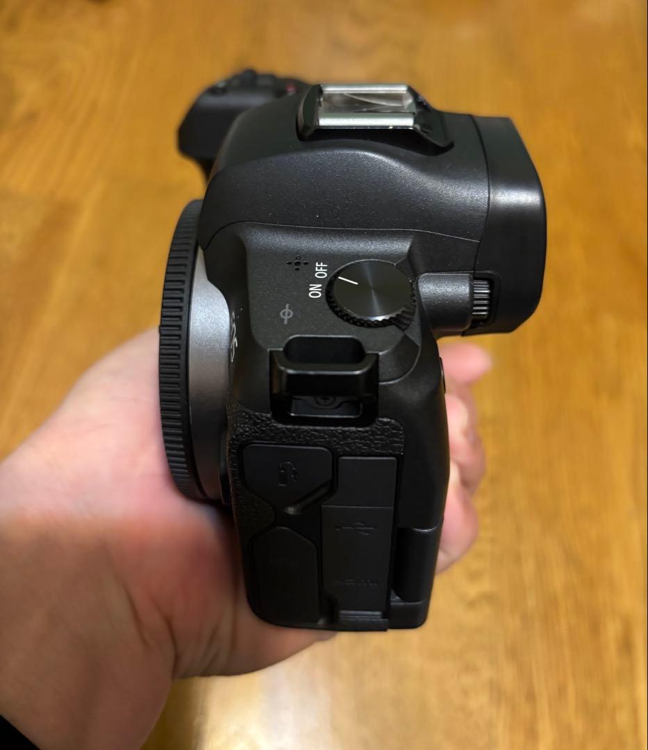 キヤノン　EOSRボディ