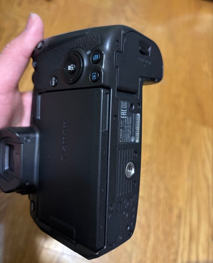 キヤノン　EOSRボディ