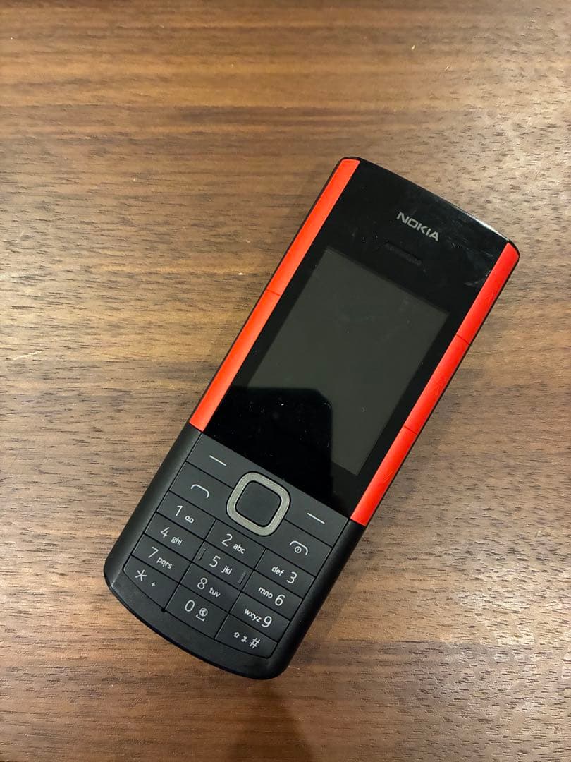 携帯電話本体 Nokia 5710 XpressAudio