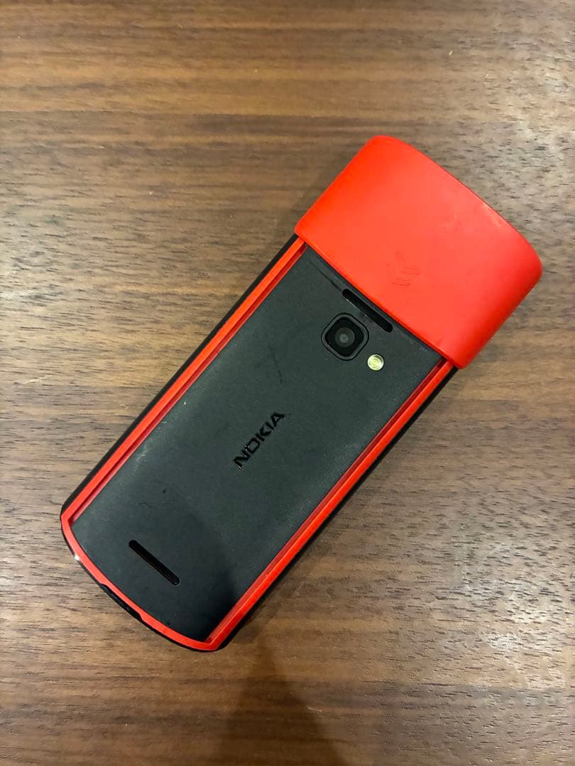 携帯電話本体 Nokia 5710 XpressAudio