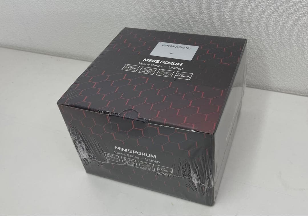 MINISFORUM / UM560 16GBメモリ/512GB SSD
