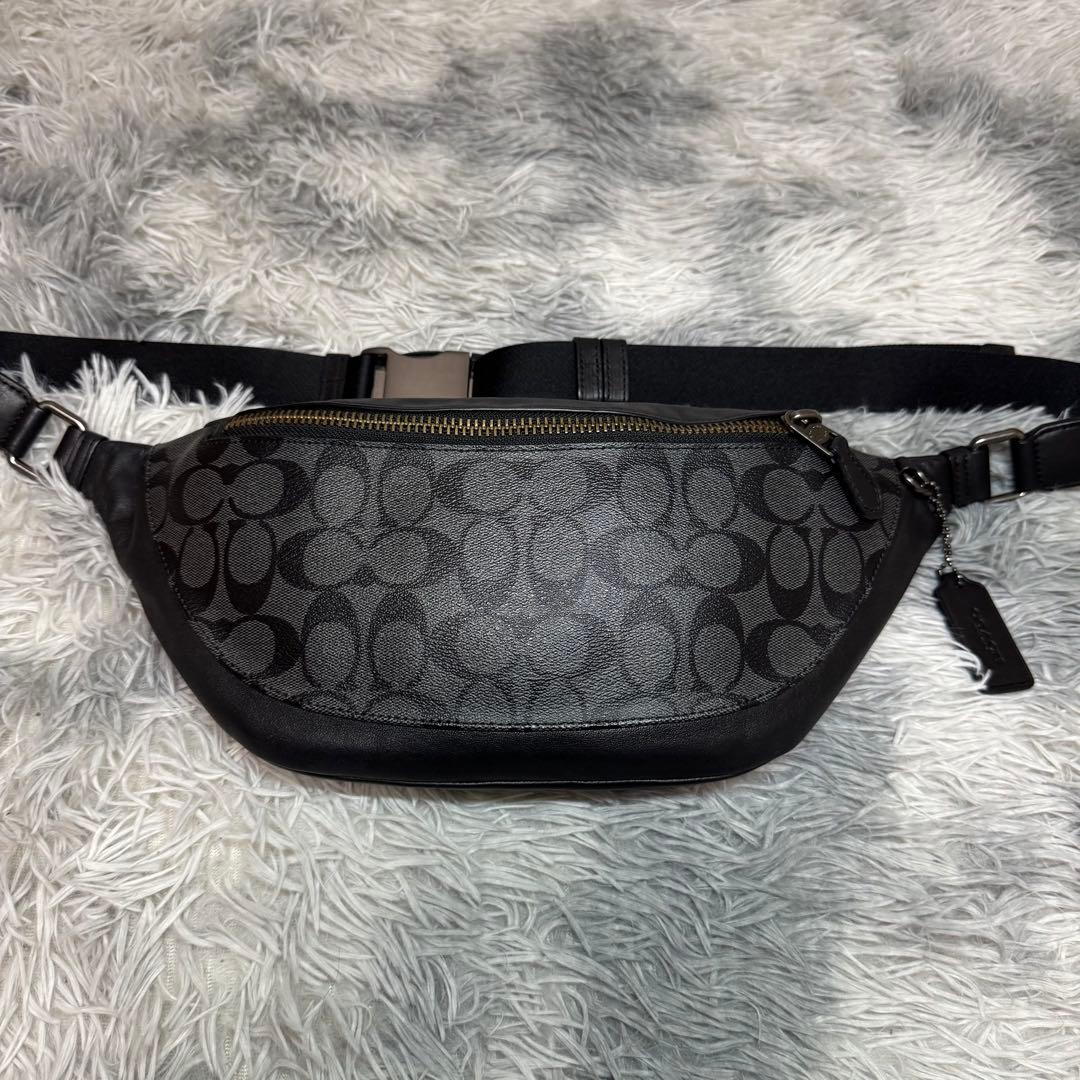美品 コーチ ボディバッグ ショルダーバッグ クロスボディ 斜め掛け メンズ