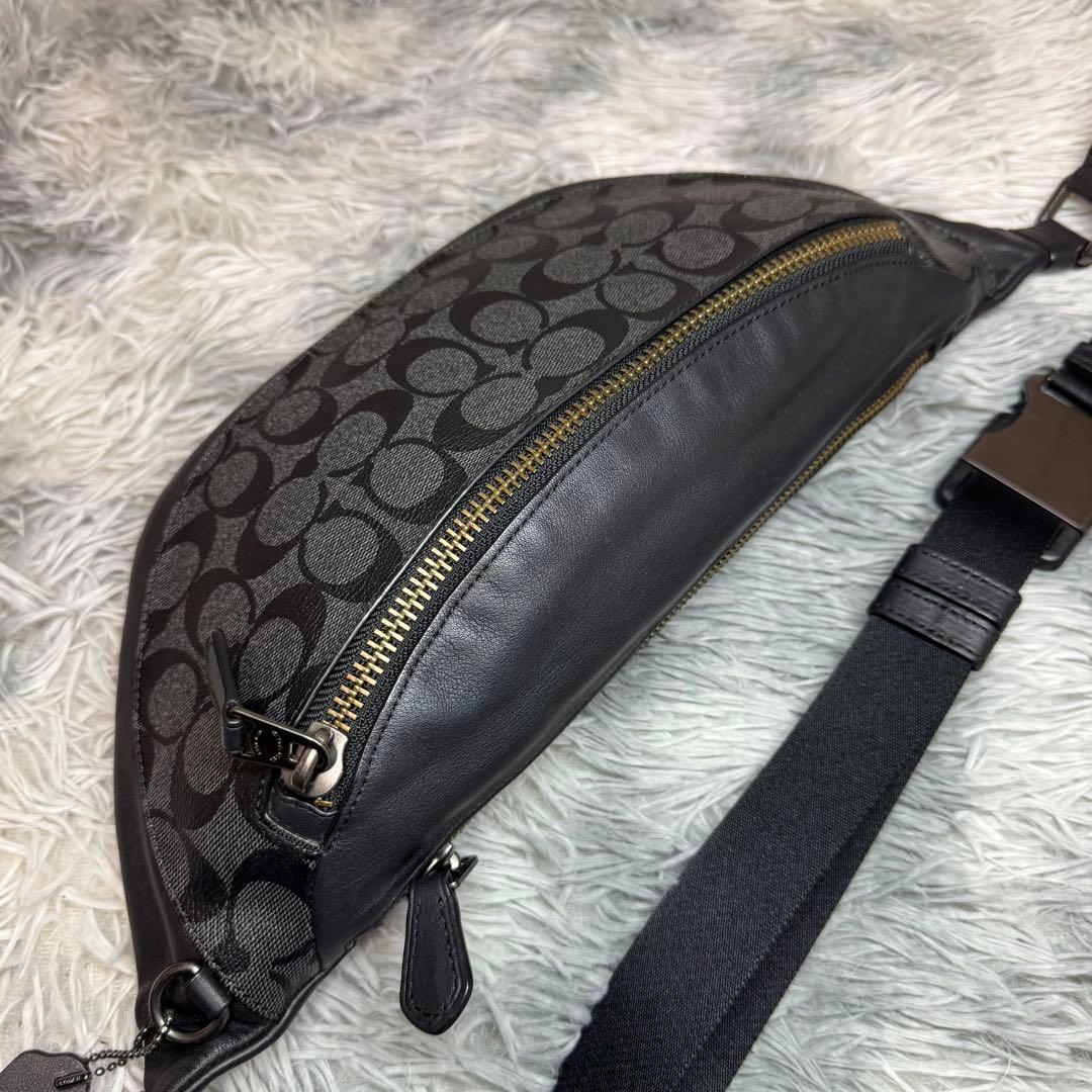 美品 コーチ ボディバッグ ショルダーバッグ クロスボディ 斜め掛け メンズ