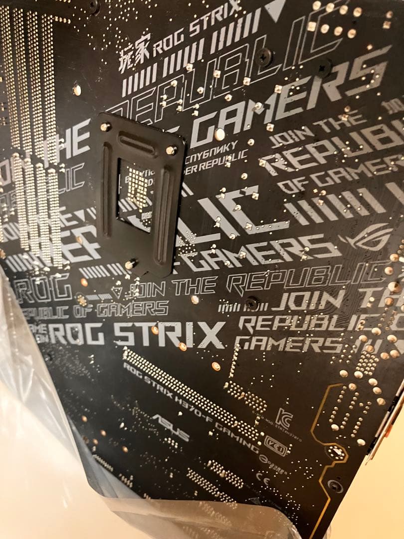 STRIX H370-F GAMING マザーボード　i7-8700付属
