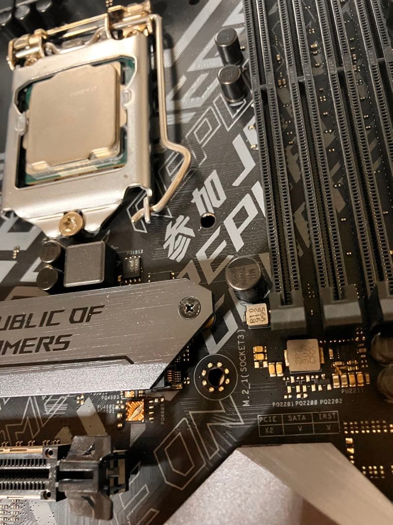 STRIX H370-F GAMING マザーボード　i7-8700付属