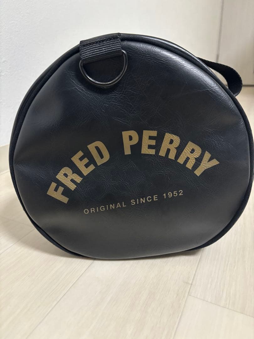 バッグ FRED PERRY Tonal Classic Barrel Bag