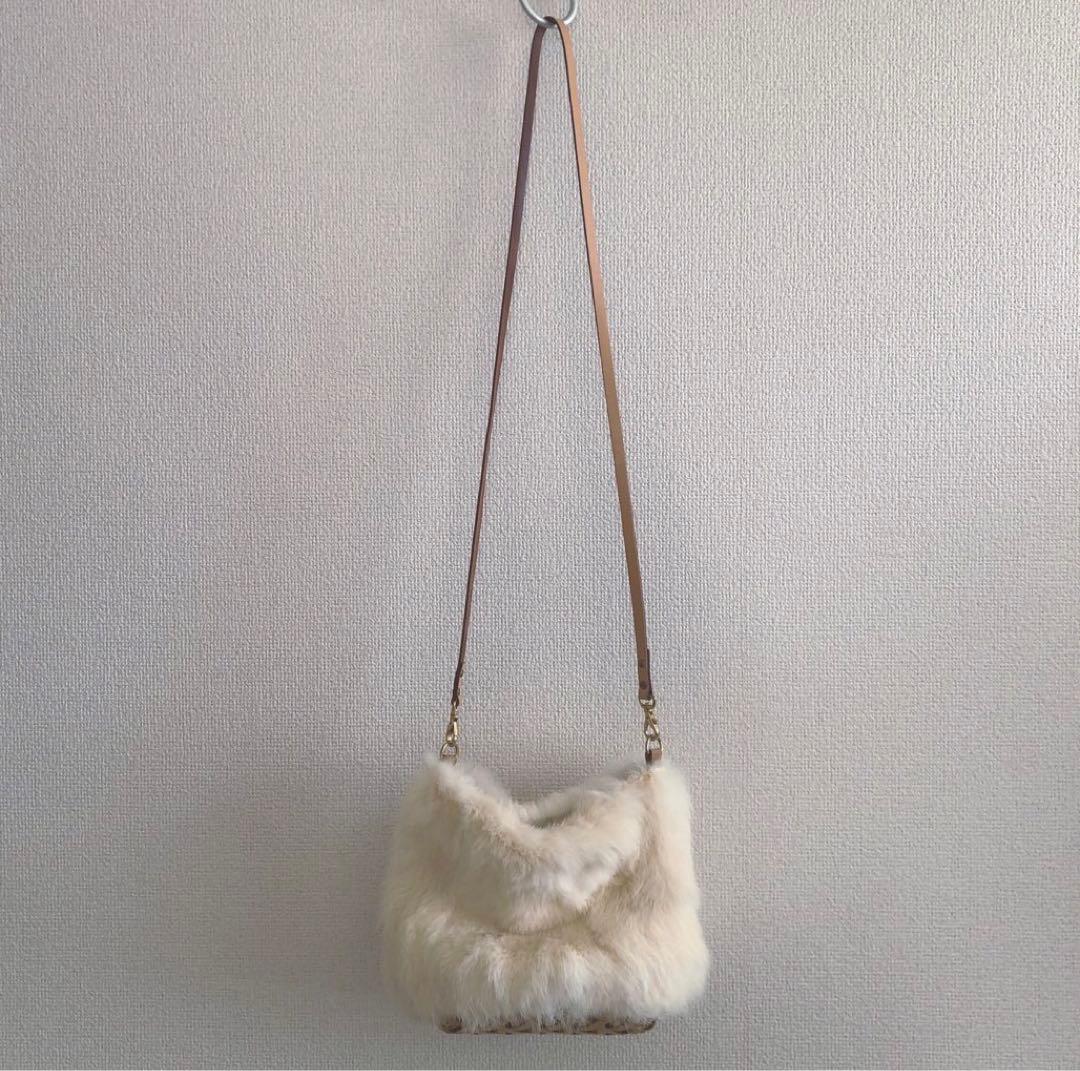 Crafty ラビットファー付き竹かごポシェット