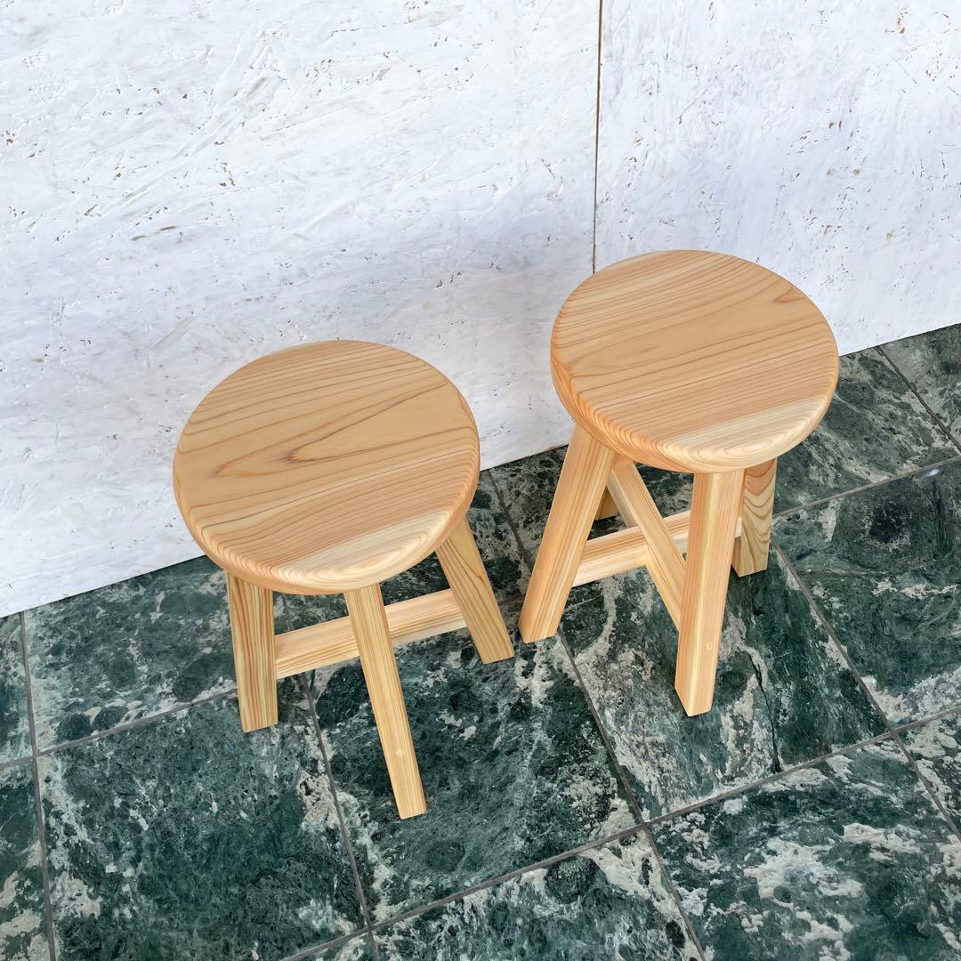 ねこねこ　国産ひのき　丸椅子　木製スツール