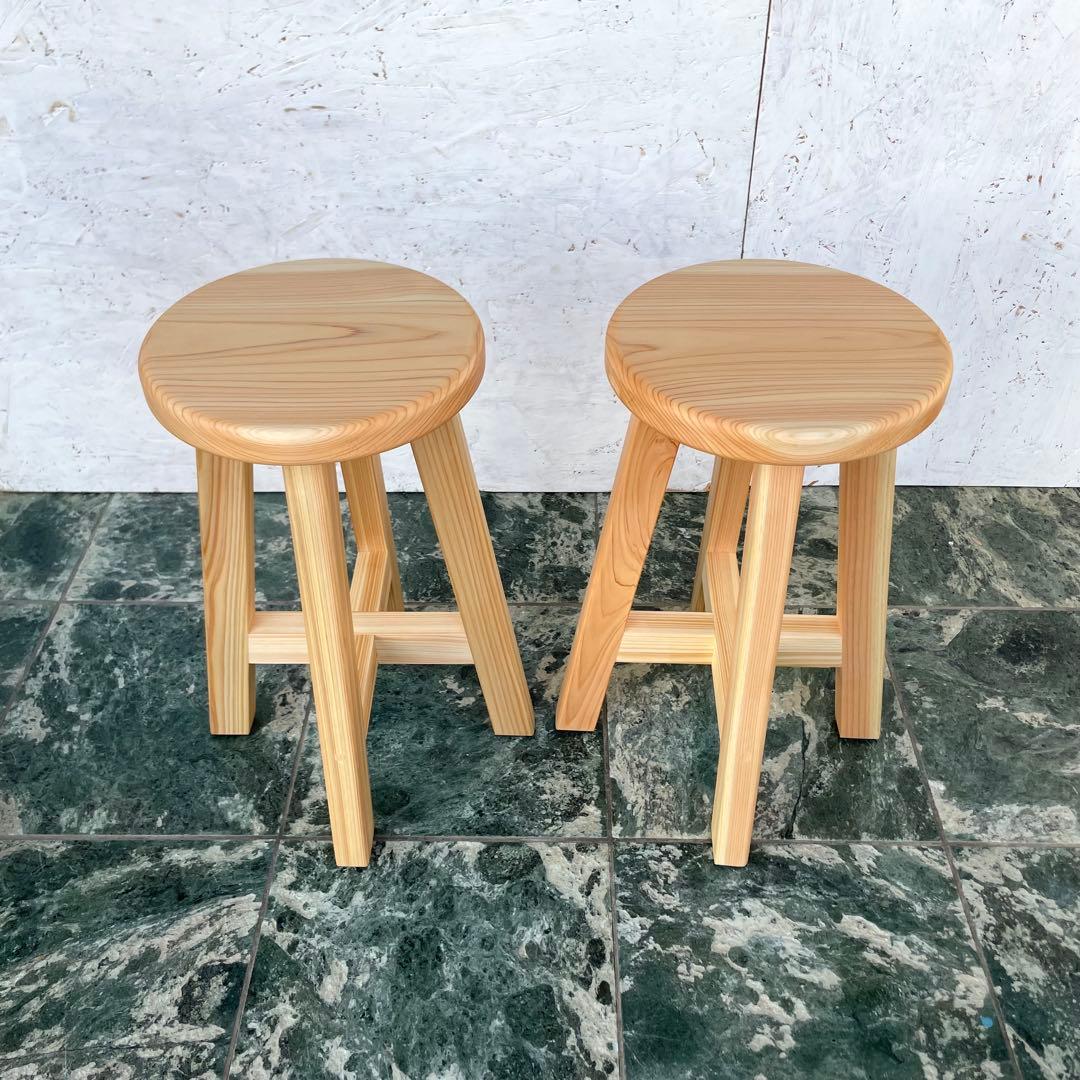 ねこねこ　国産ひのき　丸椅子　木製スツール