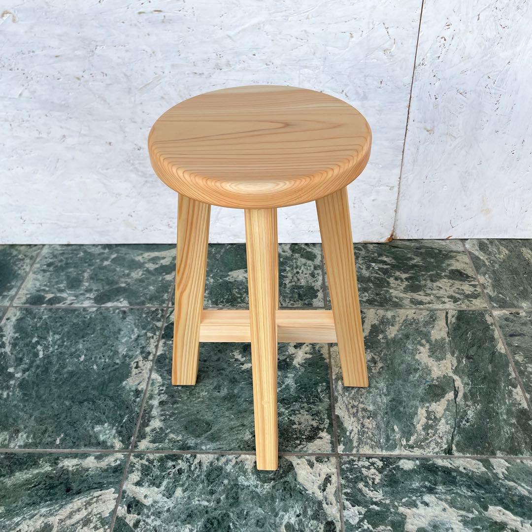 ねこねこ　国産ひのき　丸椅子　木製スツール