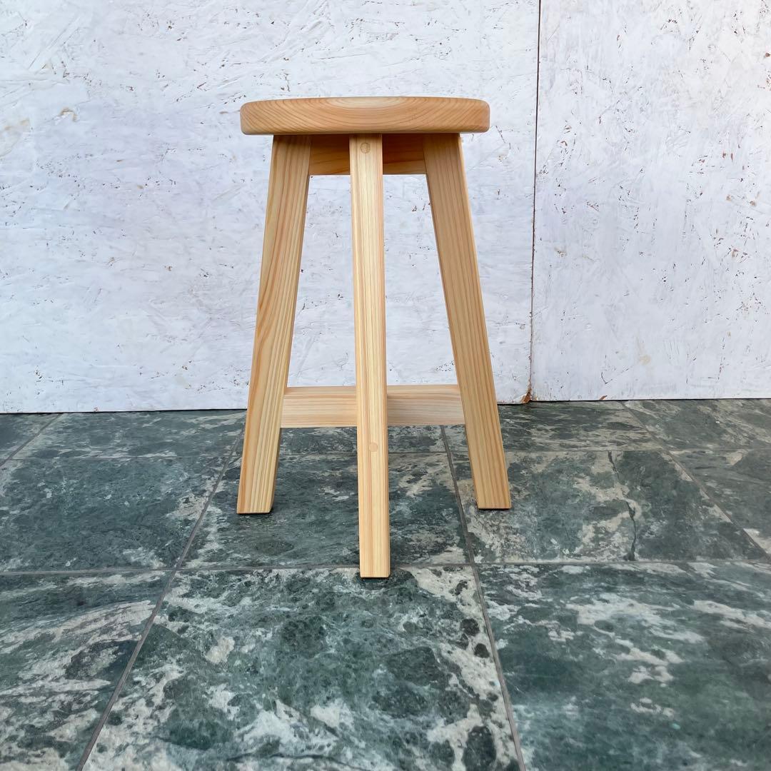 ねこねこ　国産ひのき　丸椅子　木製スツール