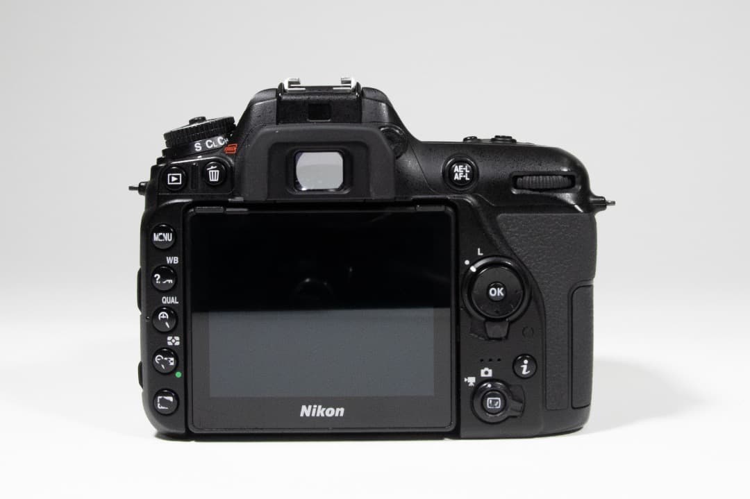 【動作確認済み】【値下げ】Nikon D7500 デジタル一眼レフカメラ