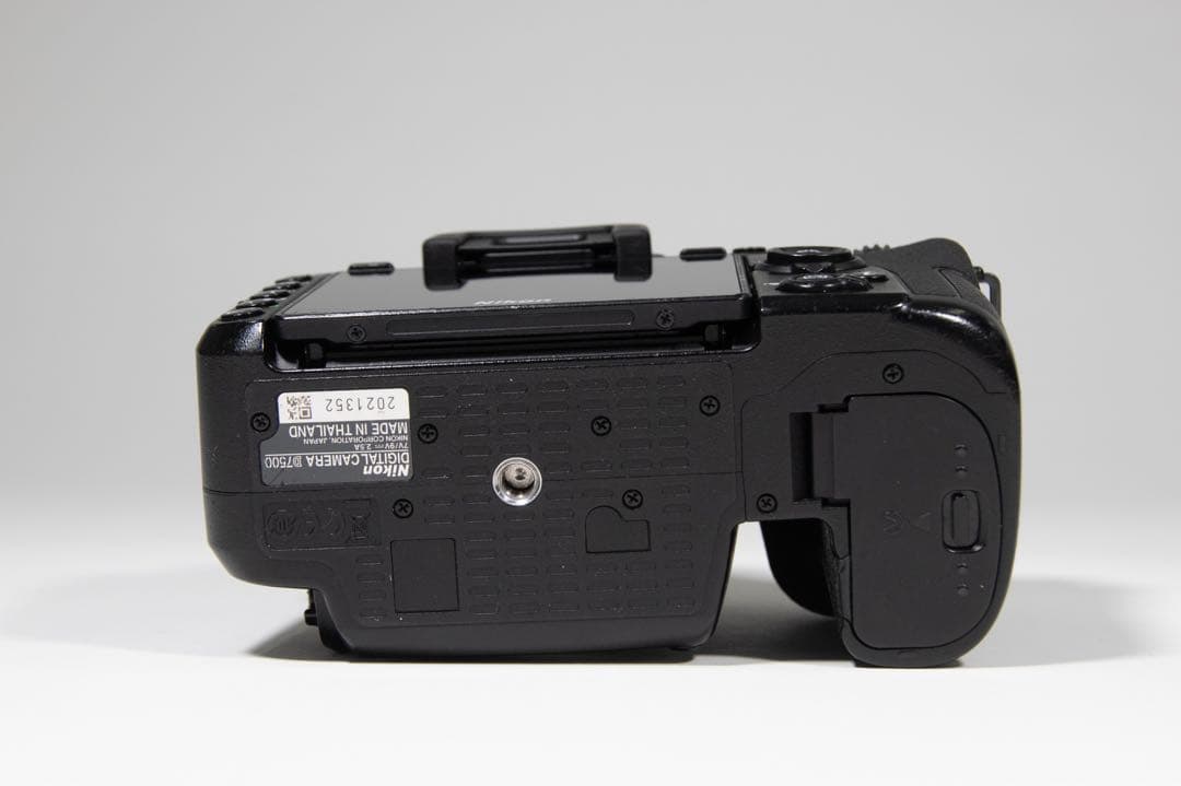 【動作確認済み】【値下げ】Nikon D7500 デジタル一眼レフカメラ