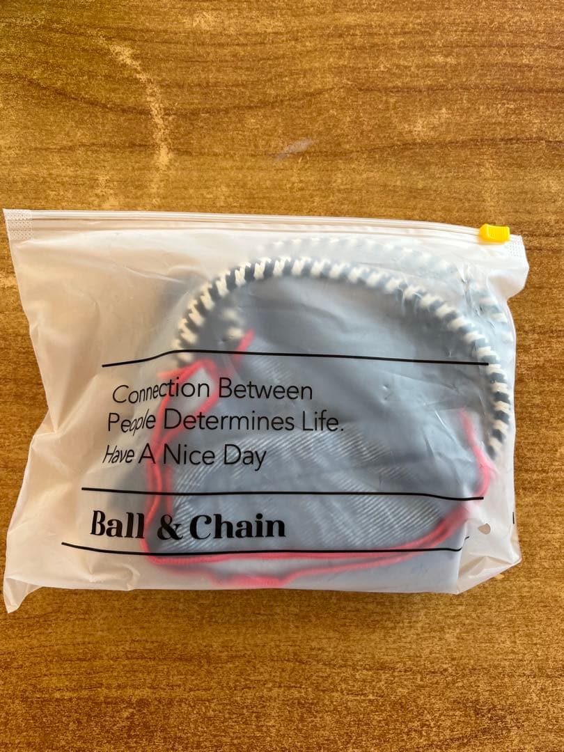 ボール＆チェーン　日焼けキティ　デニム