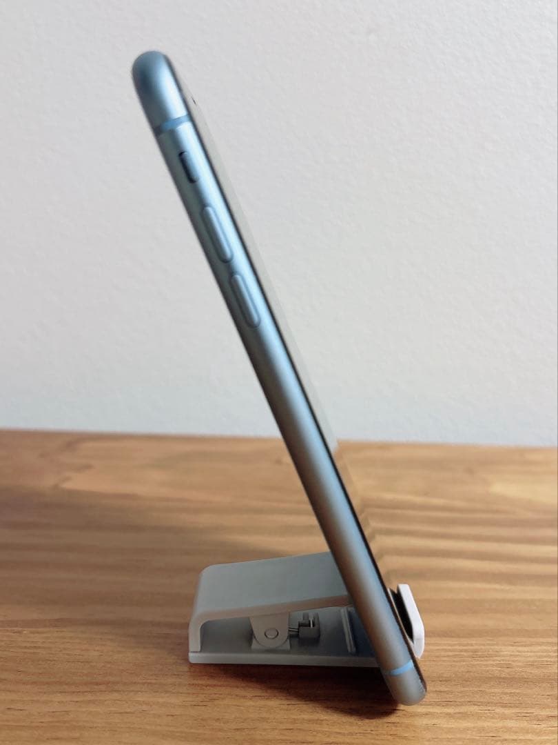 iPhoneXR64GB／本体美品／SIMフリー ※外カメラ不具合あり