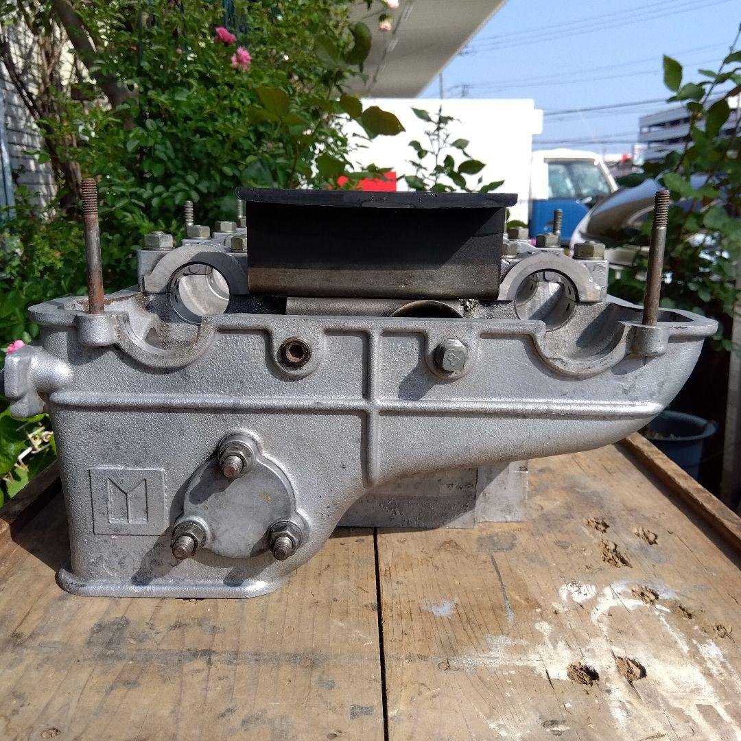 いすゞPFジェミニ シリンダーヘッドとバルブ2本