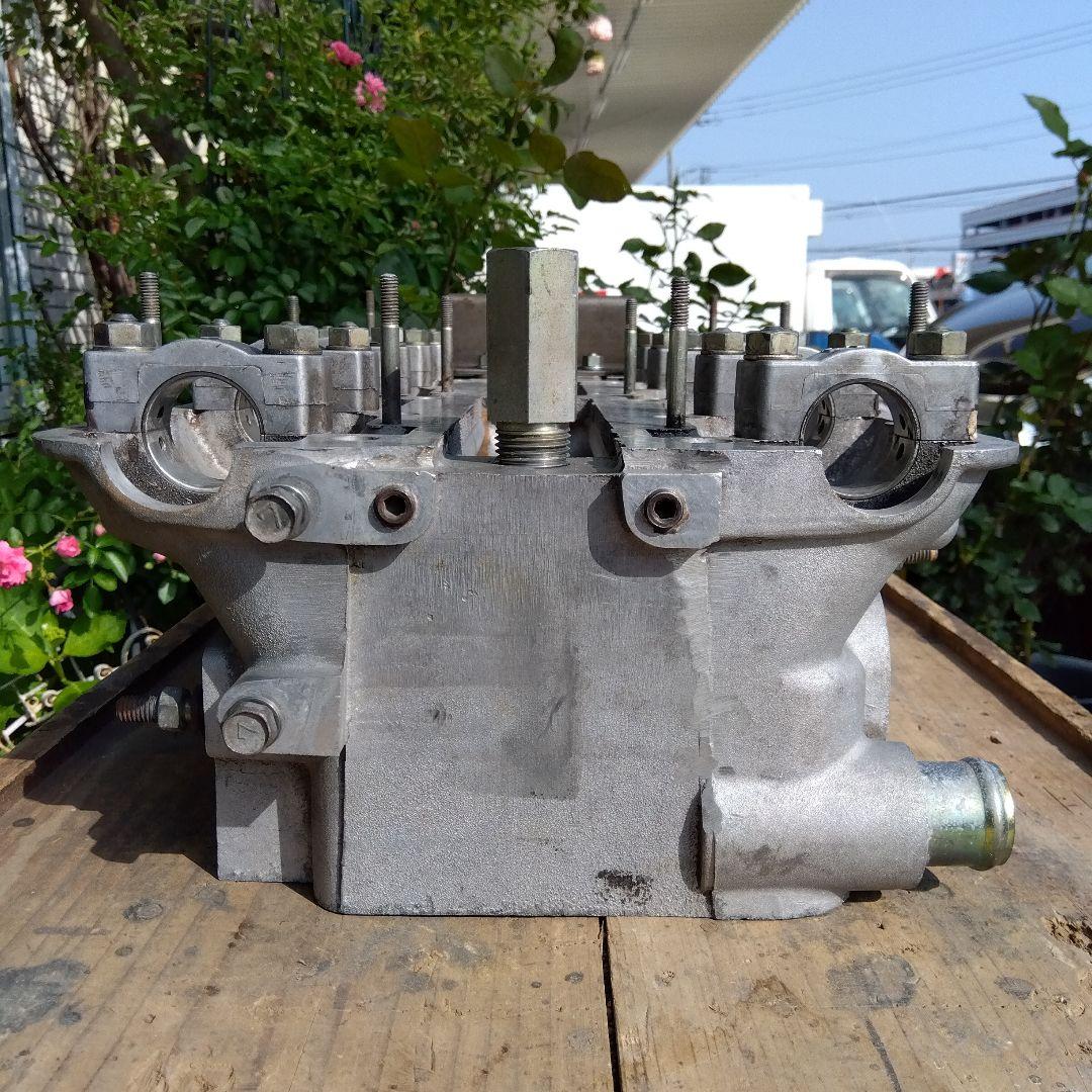 いすゞPFジェミニ シリンダーヘッドとバルブ2本