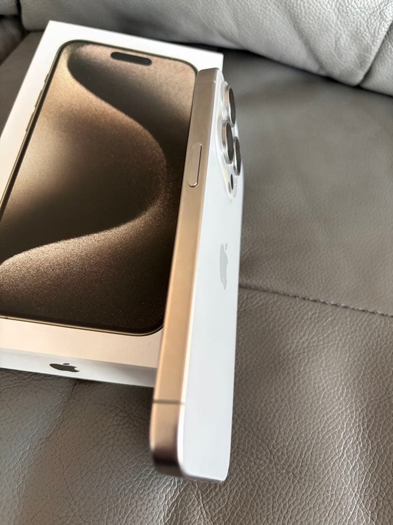 Apple iPhone 15 Pro ナチュラルチタニウム