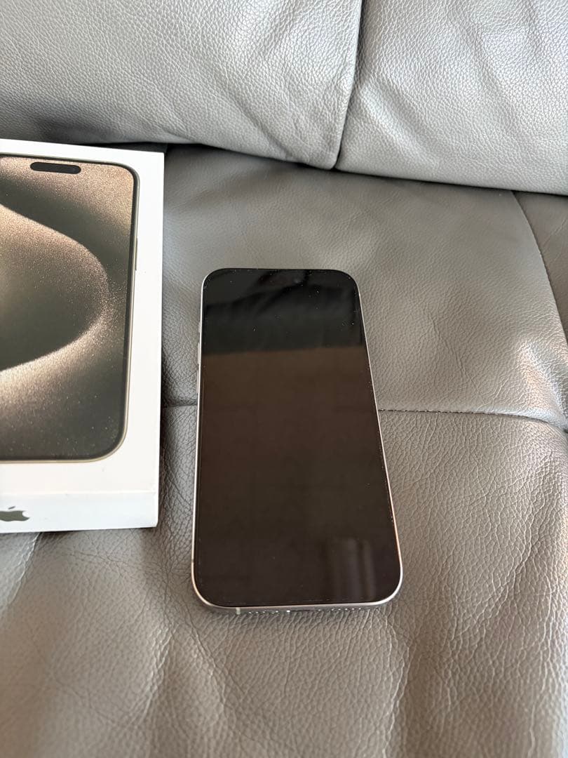 Apple iPhone 15 Pro ナチュラルチタニウム