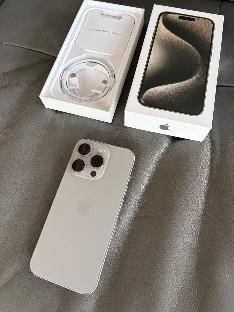 Apple iPhone 15 Pro ナチュラルチタニウム