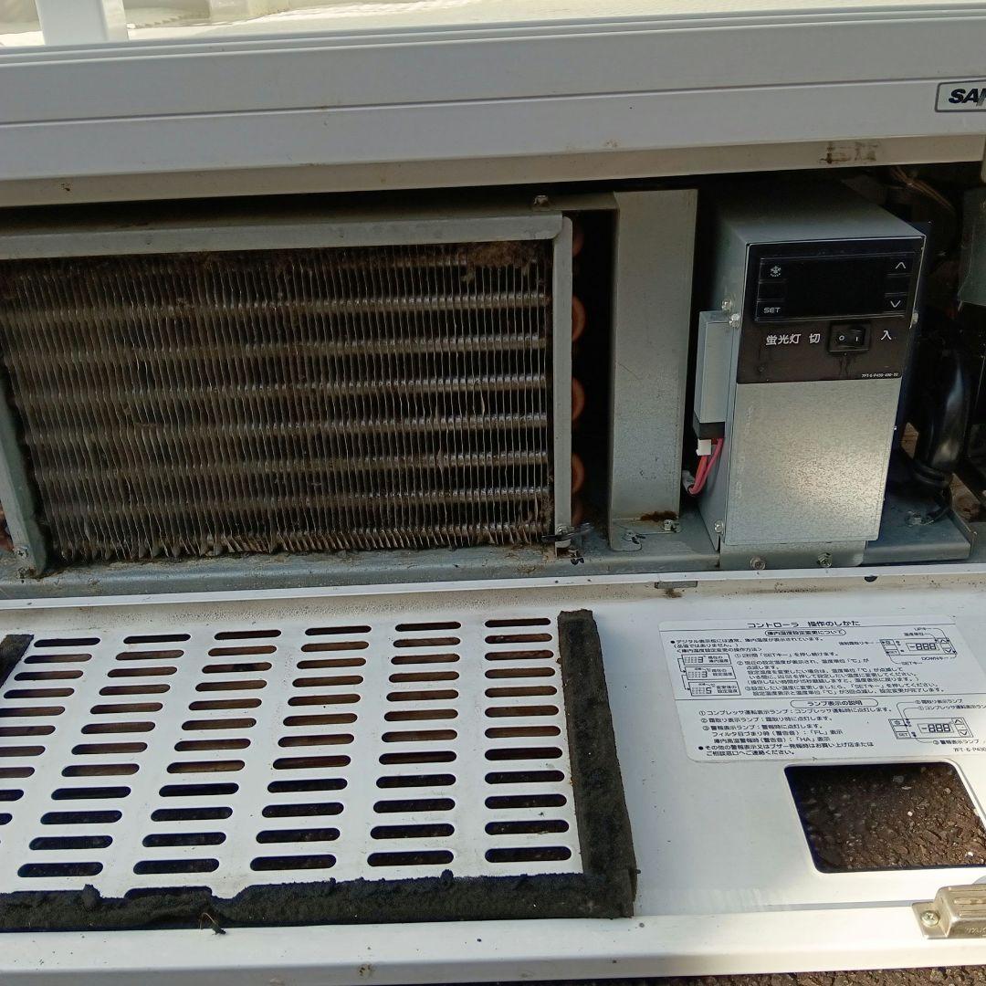 冷蔵リーチインショーケース