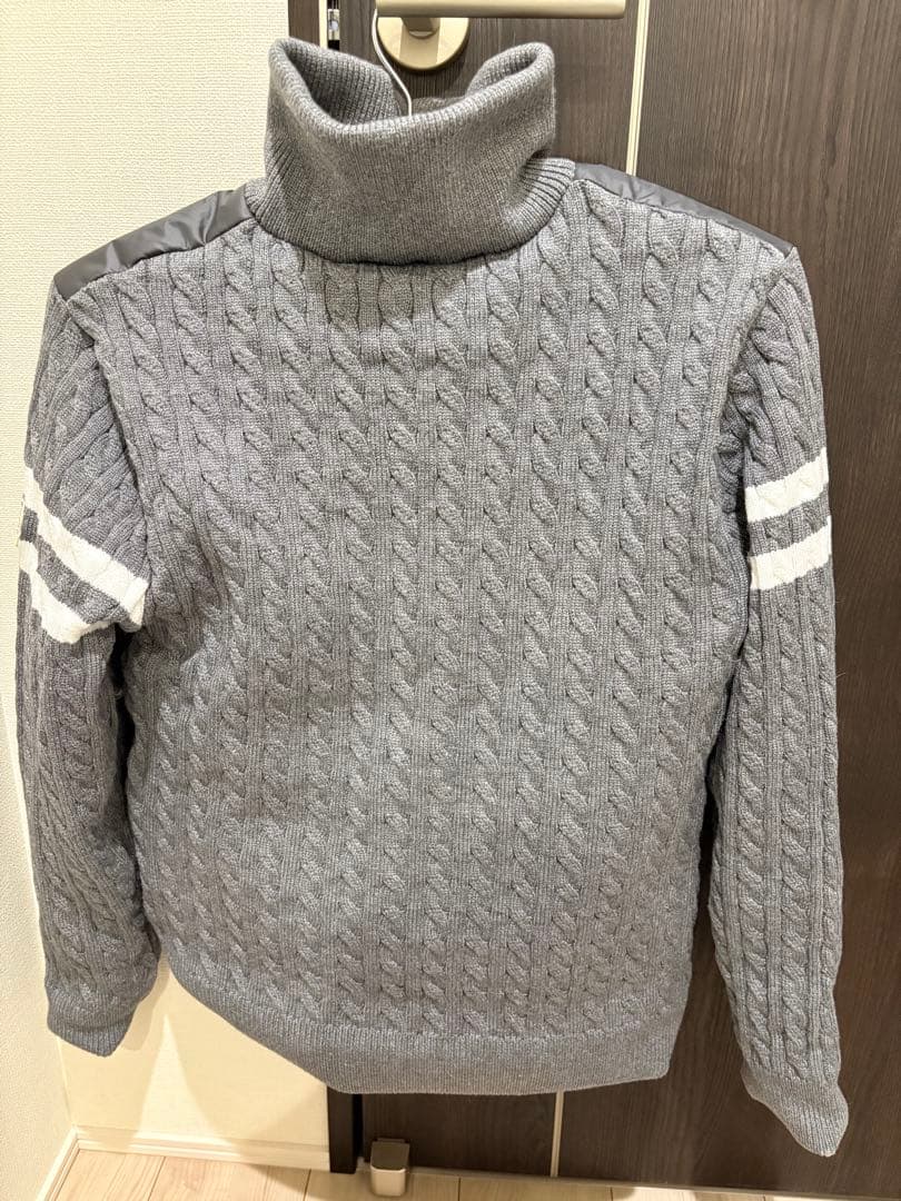 MONCLER グレー ダウンジャケット