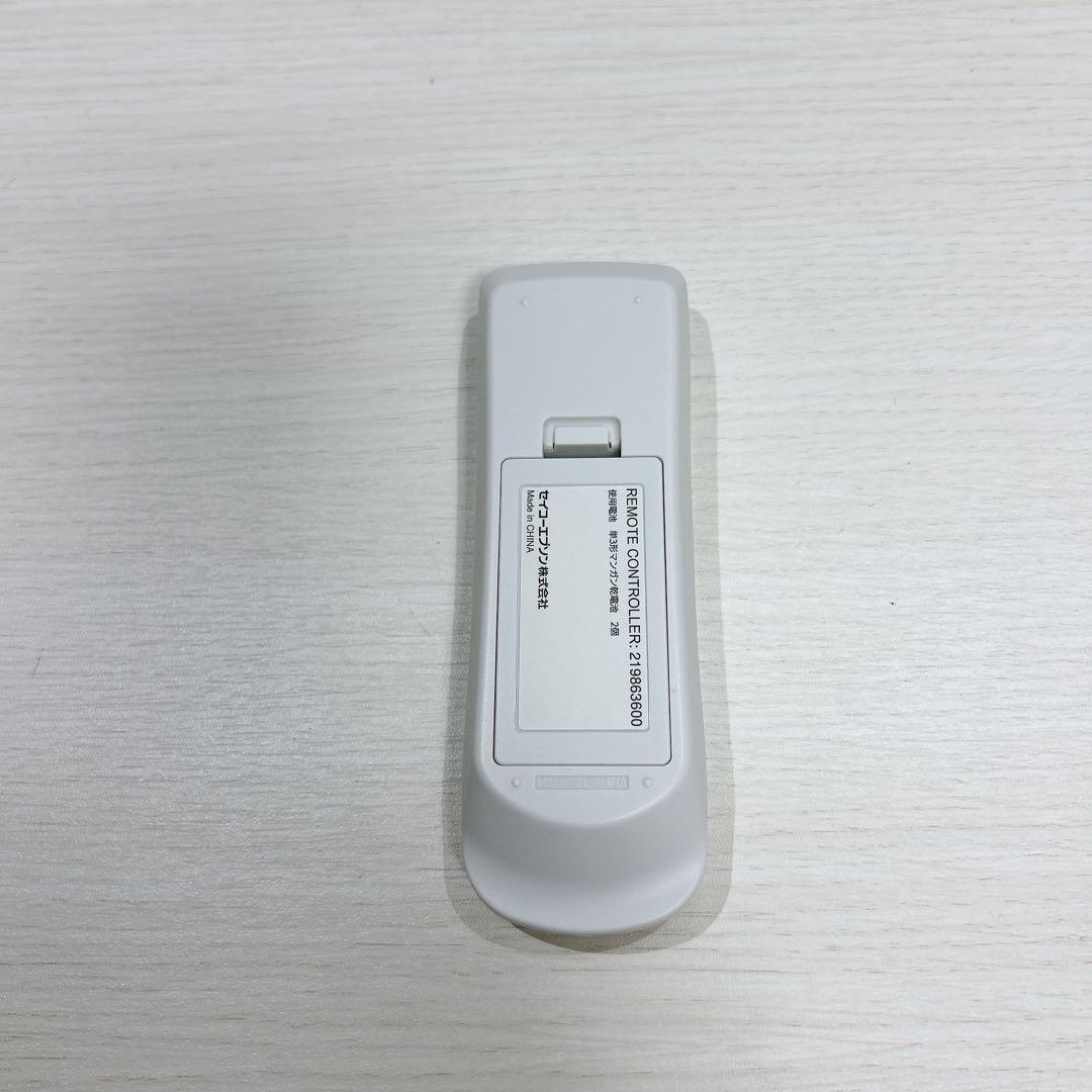 EPSON EB-E01 プロジェクター本体　美品　付属品あり