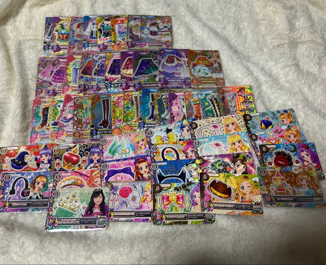 d*3様 アイカツカード 大量 引退品 約140枚以上