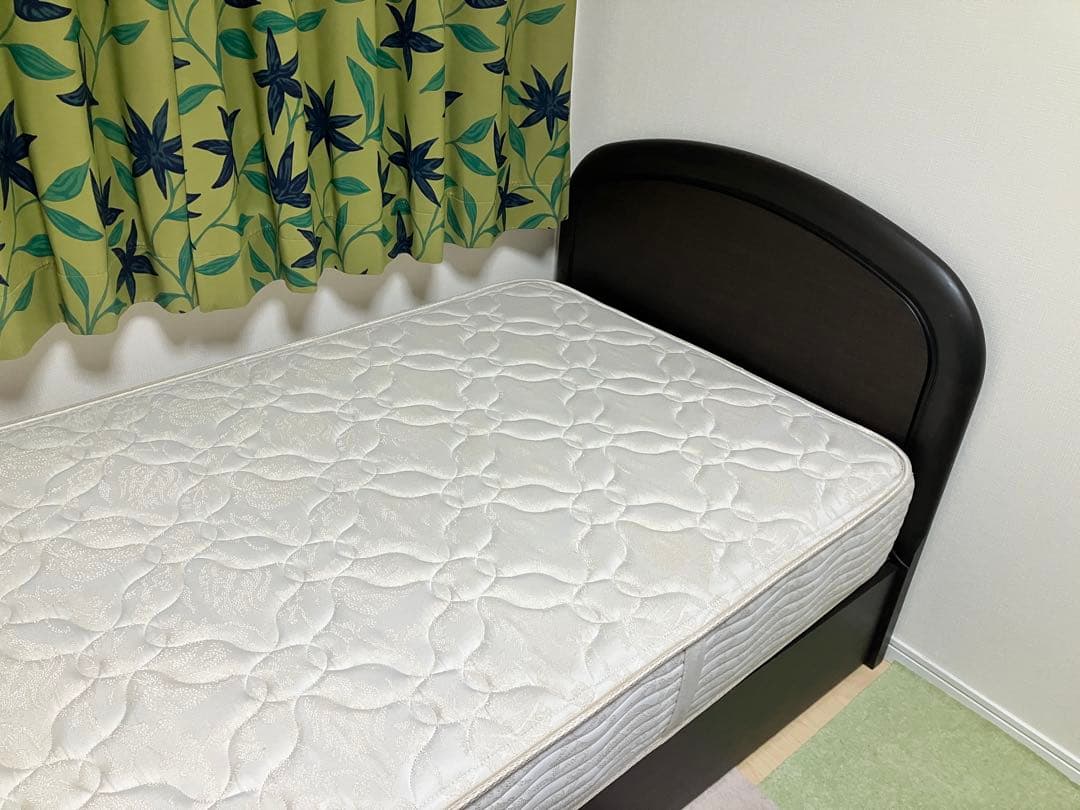 シモンズベットフレーム　新品マットレス