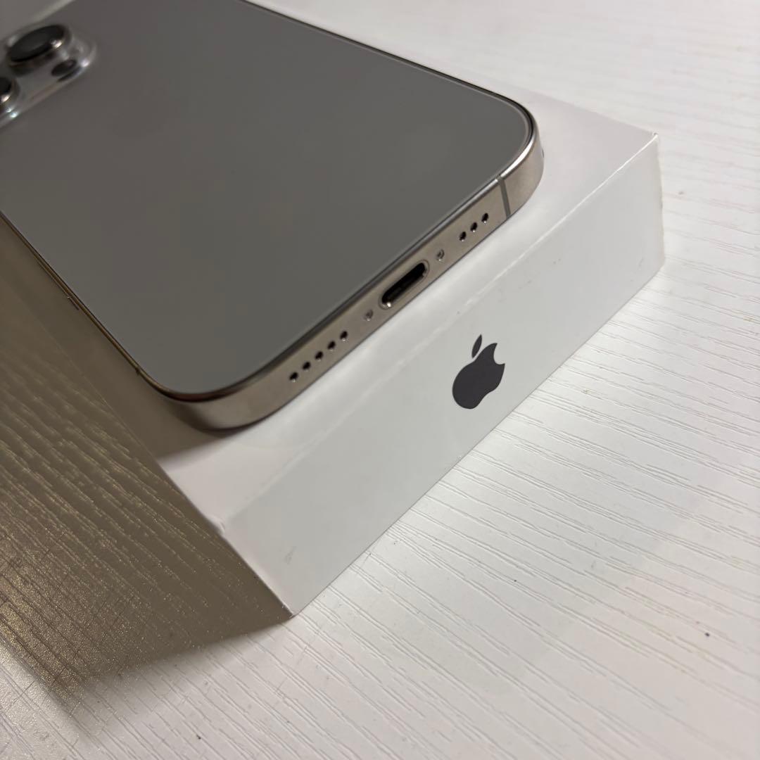 iPhone 15 Pro 256GB SIMフリー ナチュラルチタニウム