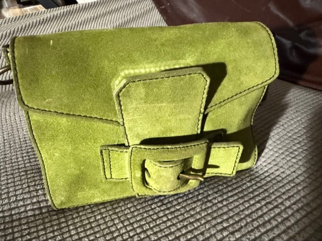 【希少カラー】miu miu レザーショルダーバッグ グリーン イタリア製