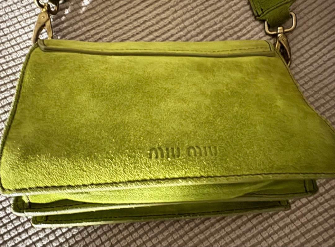 【希少カラー】miu miu レザーショルダーバッグ グリーン イタリア製