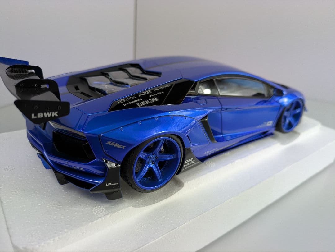 1/18 ミニカー オートアート ランボルギーニ アヴェンタドール LB