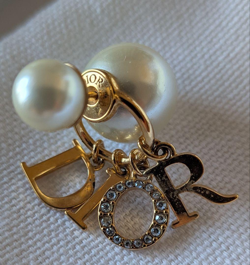 Dior パール ロゴチャーム ピアス(片耳用)